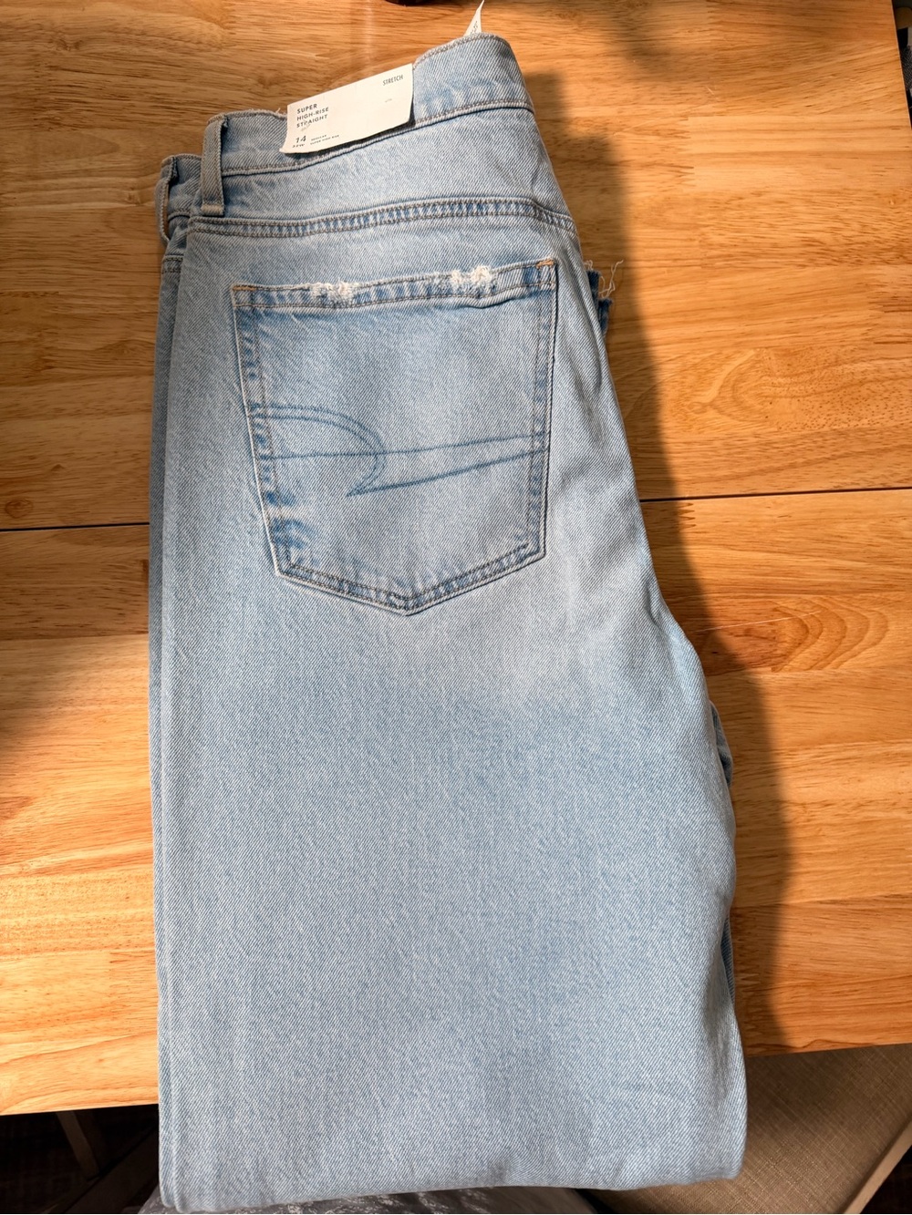 American Eagle Outfitters Light Blue Straight Leg Jeans - Picture 2 of 7
